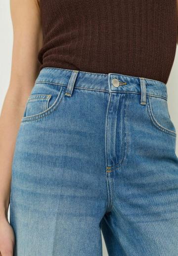 Короткие джинсы