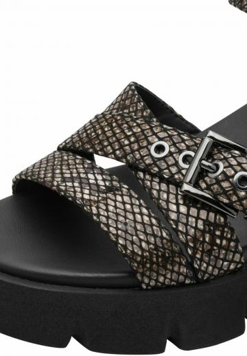 Босоножки на танкетке