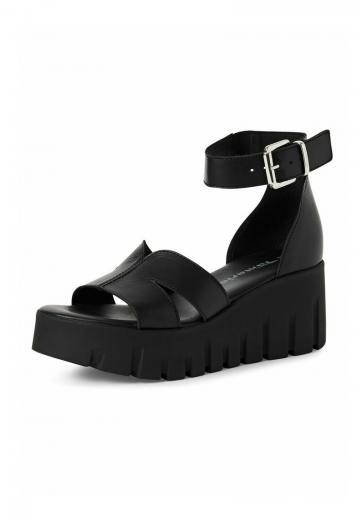 Босоножки на танкетке