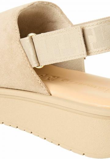 Босоножки на танкетке