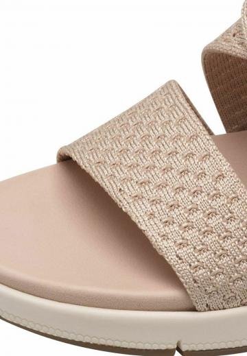 Босоножки на танкетке