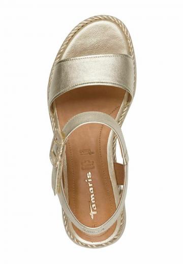 Босоножки на танкетке