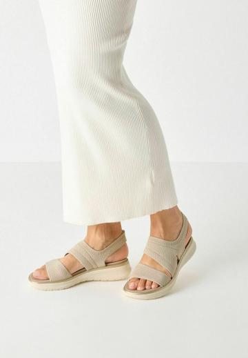 Босоножки на танкетке