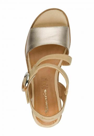 Босоножки на танкетке