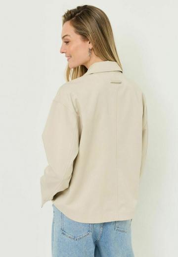 Куртка с накладнымит карманами