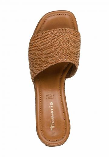 Босоножки на каблуке