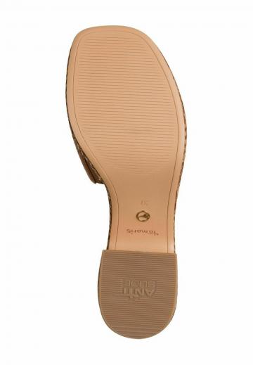 Босоножки на каблуке