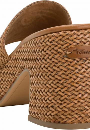 Босоножки на каблуке