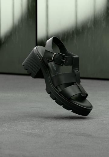 Босоножки на платформе