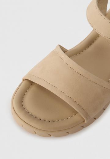 Босоножки на платформе