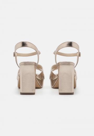 Босоножки на платформе