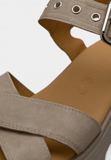 Босоножки на платформе