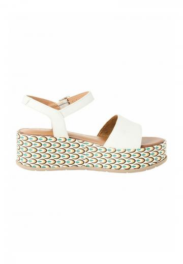 Босоножки на танкетке