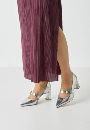 Туфли с ремешком