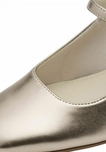 Туфли с ремешком