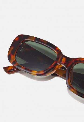 Солнечные очки