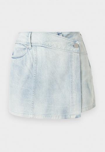 Джинсовые шорты