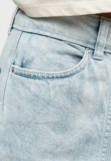 Джинсовые шорты