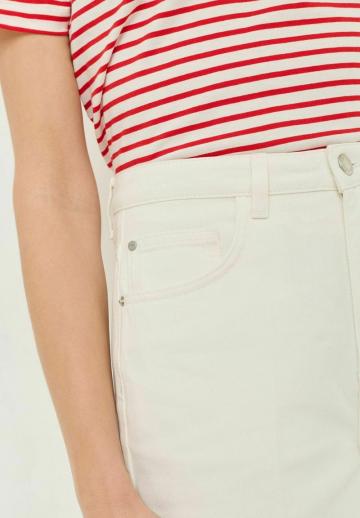 Короткие джинсы