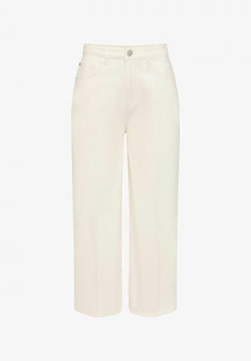 Короткие джинсы