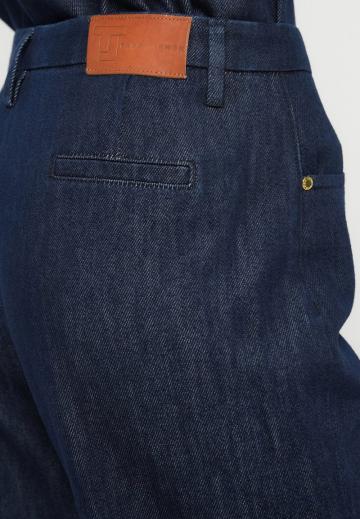 Клешеные джинсы