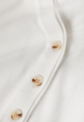 Пуловер с вырезом V