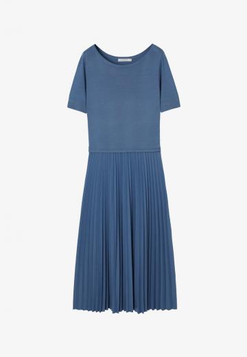 Вязаное платье