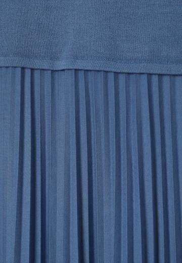 Вязаное платье