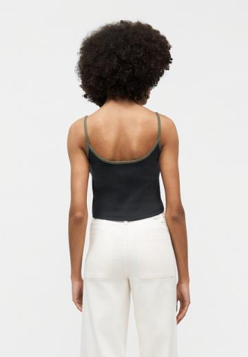 Спортивный топ