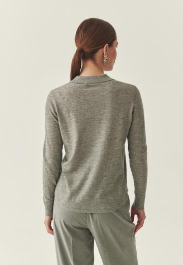 Пуловер с воротником поло