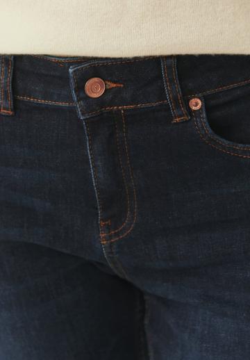 Короткие джинсы