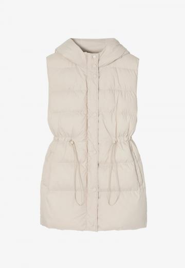 Длинный жилет