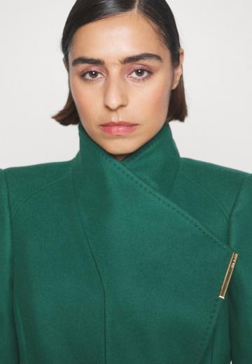 Шерстяное пальто