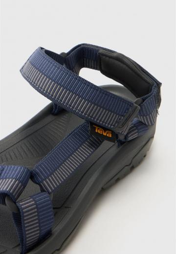 Спортивные сандалии