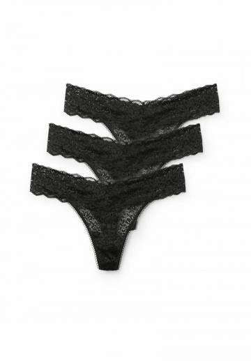 Трусы на бедрах