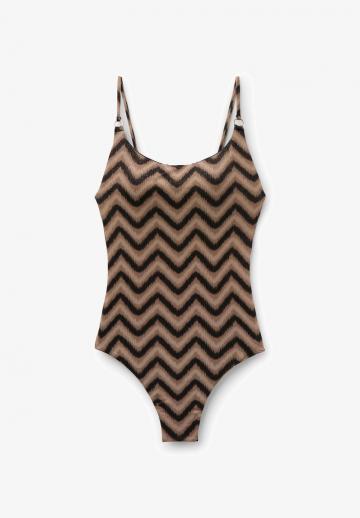 Слитный купальник