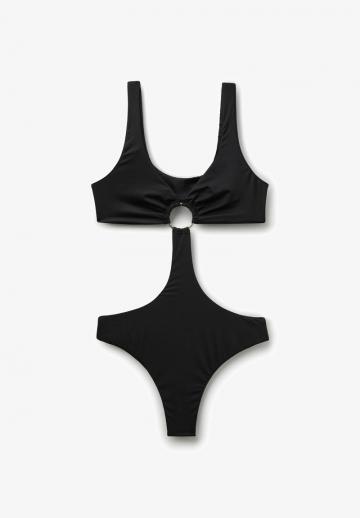 Слитный купальник