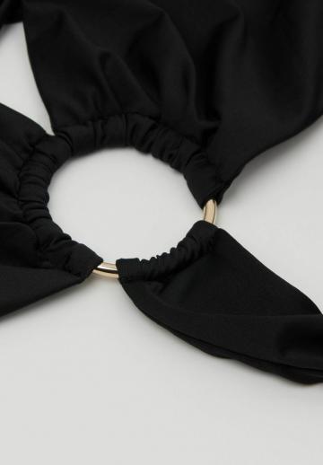 Слитный купальник