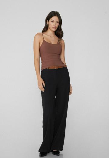 Топ на бретельках