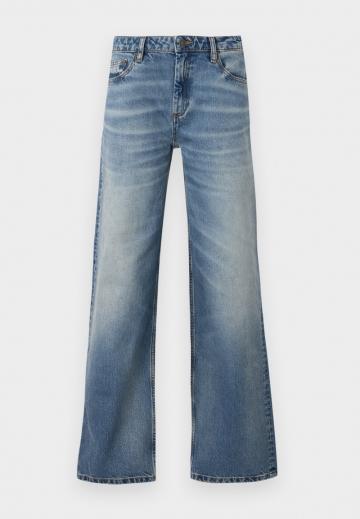 Джинсы бойфренда