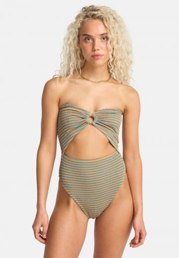 Слитный купальник