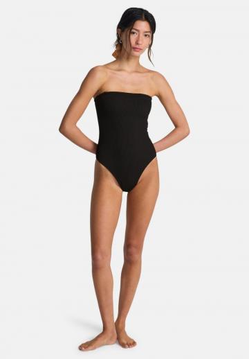 Слитный купальник