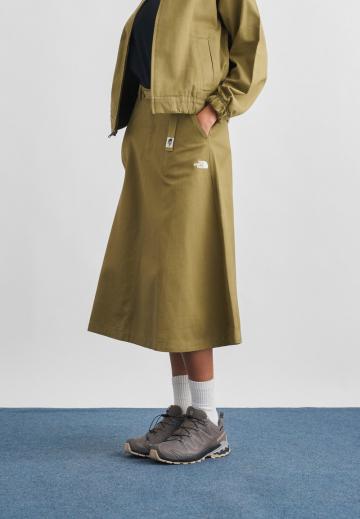 Юбка с накладными карманами