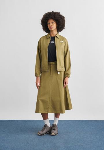 Юбка с накладными карманами