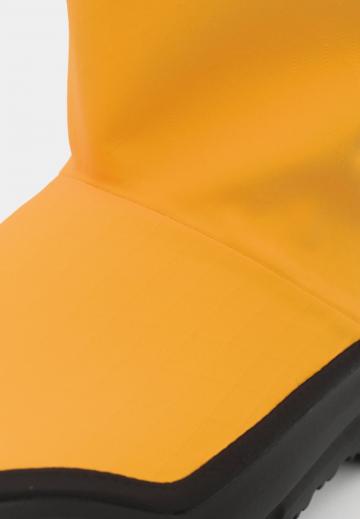 Зимние ботинки