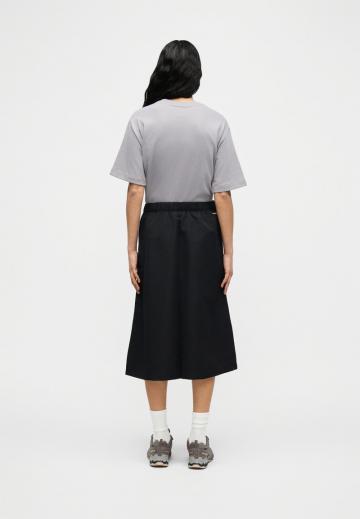 Юбка с накладными карманами