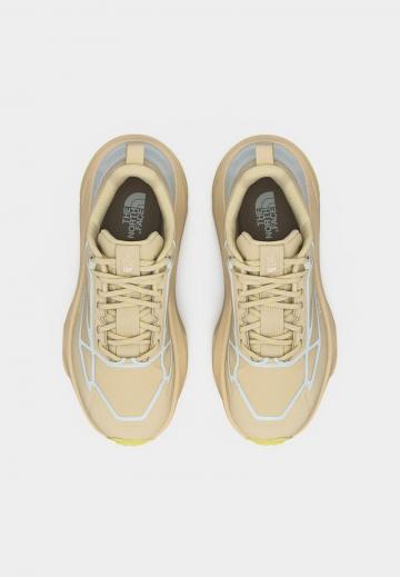 Походные ботинки