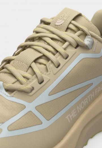 Походные ботинки