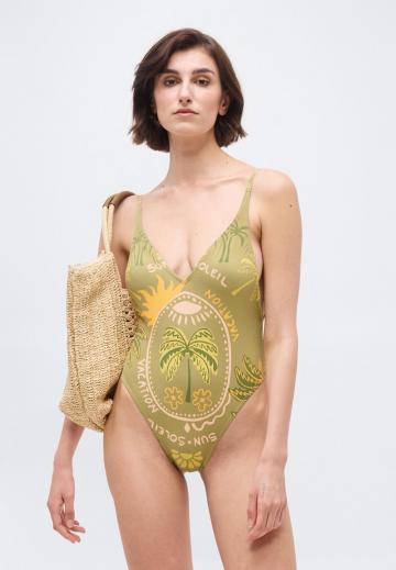 Слитный купальник