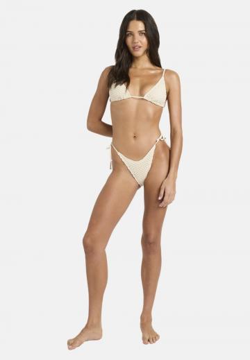 Треугольное бикини